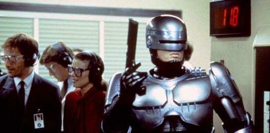 10 στιγμές του RoboCop που προέβλεψαν το μέλλον