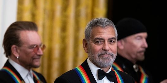 Γιατί ο George Clooney χρηματοδοτεί ένα μικρό χωριό της Γαλλίας