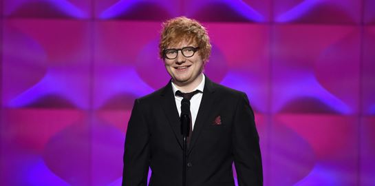 O Ed Sheeran απέκτησε και επισήμως &#39;Bad Habits&#39;