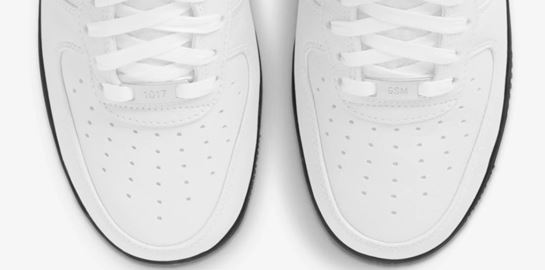 Η Nike κάνει ποδαρικό στο 2021 με τα νέα ασπρόμαυρα Air Force 1