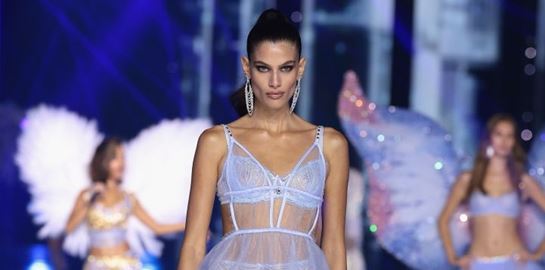 Ανθή Φακιδάρη, η πρώτη Ελληνίδα που περπάτησε σε σόου της Victoria&#39;s Secret