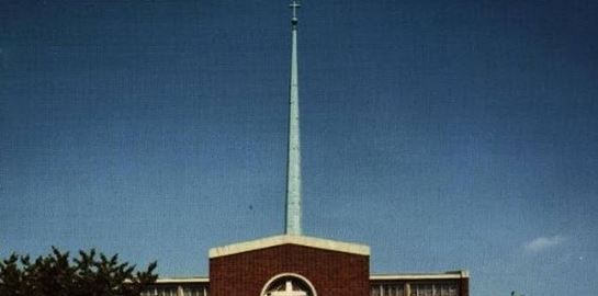 Προστατευόμενο κτήριο είναι πια η εκκλησία της Παναγίας της Φατίμα, οι Chemical Brothers δικαιώνονται