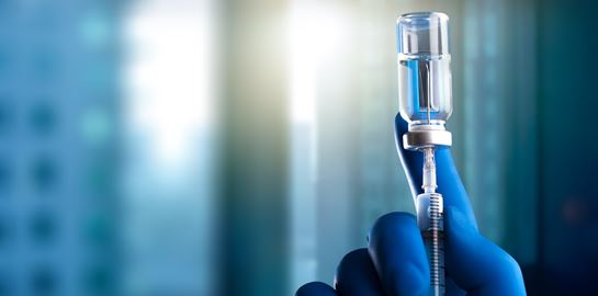 Γιατί δεν πρέπει να ανησυχούμε που αποσύρθηκε το εμβόλιο της AstraZeneca