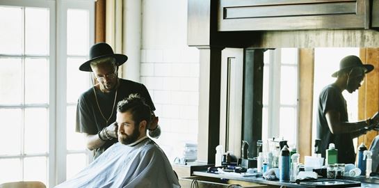 5 κουρέματα για να δείχνεις στιλάτος στο γραφείο