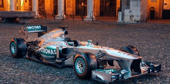 Πωλείται η πρώτη νικητήρια Mercedes του Lewis Hamilton στην Formula 1
