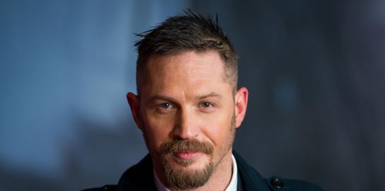Η πρώτη επίσημη εικόνα του Tom Hardy ως Al Capone στο Fonzo