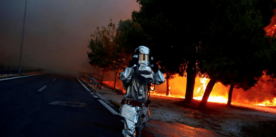 Η Ελλάδα στις φλόγες: Ανείπωτη τραγωδία με 81 νεκρούς
