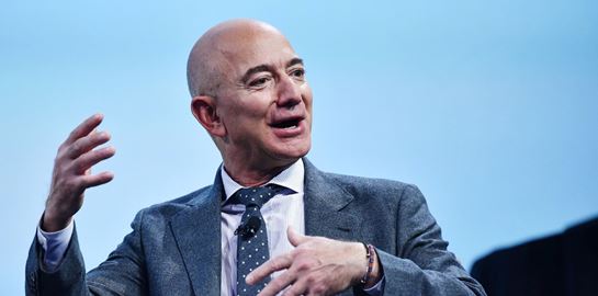Πώς ο Jeff Bezos έβγαλε 2 δισ. σε μία ημέρα