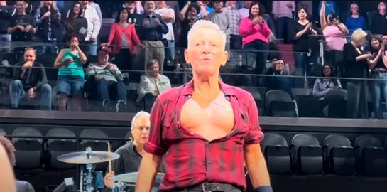 Μοιάζει ο Bruce Springsteen με την Tilda Swinton;