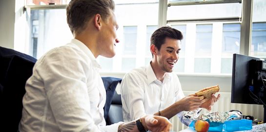 Πώς θα τρως μεσημεριανό στο γραφείο σαν κύριος