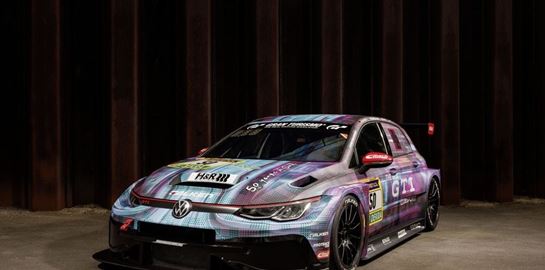 Οδηγώντας το αγωνιστικό VW Golf GTI Clubsport των 323 ίππων