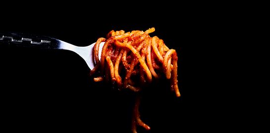 Πίτσα ή μακαρόνια; Η πιτσαρία-σπαγγετερία που φτιάχνει τα καλύτερα στο Μαρούσι