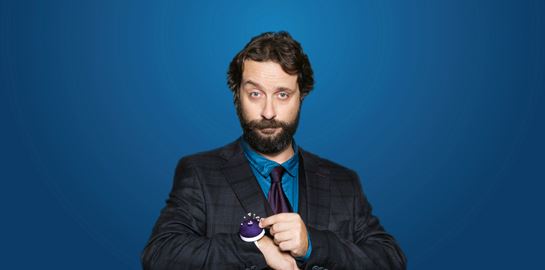 O Zήσης Ρούμπος, όταν δεν κάνει stand-up, βλέπει 11 σειρές ταυτόχρονα