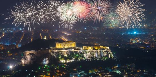 Η Αθήνα υποδέχθηκε φαντασμαγορικά το 2023