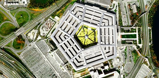 Η αινιγματική εταιρεία που διαχειρίζεται τον κυβερνοχώρο του Πενταγώνου