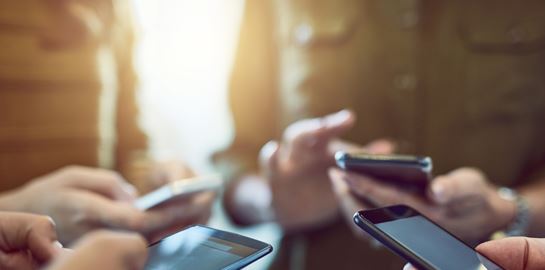 BitChat: Η εφαρμογή που μπορείς να μιλάς χωρίς σύνδεση internet