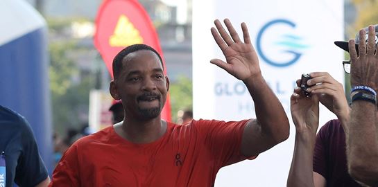 Μπορείς να τρέξεις μισό μαραθώνιο πιο γρήγορα από τον Will Smith;