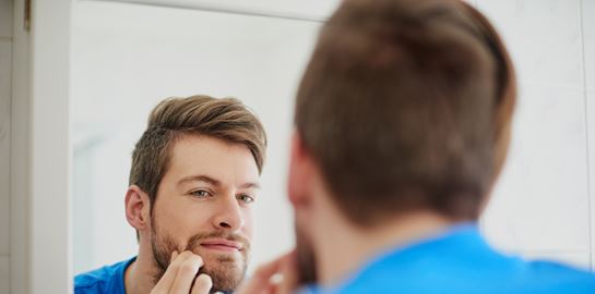 6 άμεσες λύσεις για τα σπυράκια στο πρόσωπο