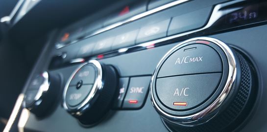 Οι καλύτερες και πιο φθηνές λύσεις για δροσερό αυτοκίνητο εν μέσω καύσωνα