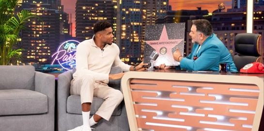 Όλα όσα είπε ο Γιάννης Αντετοκούνμπο για το NBA, την Εθνική Ελλάδας και τη σύζυγό του Μαράια (video)