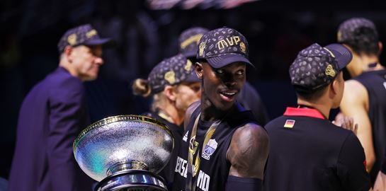 Αποθεωτικές δηλώσεις του Ντένις Σρέντερ για τον Γιάννη Αντετοκούνμπο