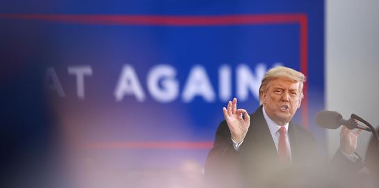 Ο Donald Trump παραδέχθηκε επιτέλους την ήττα του