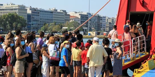 &#39;Επίσημο&#39; τέλος σε lockdown και μάσκες στους εξωτερικούς χώρους