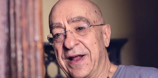 Μετά τη &#39;10η Εντολή&#39; και τον &#39;Κόκκινο Κύκλο&#39;, ο Πάνος Κοκκινόπουλος επιστρέφει με την &#39;Αλίκη στη Χώρα των Πτωμάτων&#39;