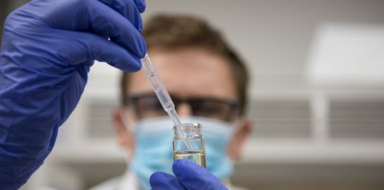 Διαθέσιμα από σήμερα όλα τα εμβόλια για τις ηλικίες 40-44