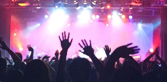 Πάνω από 30 δισ. δολ. θα χάσει η βιομηχανία συναυλιών λόγω της πανδημίας