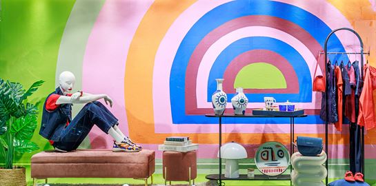 Μόλις εντοπίσαμε τις πιο δημιουργικές βιτρίνες στην Αθήνα