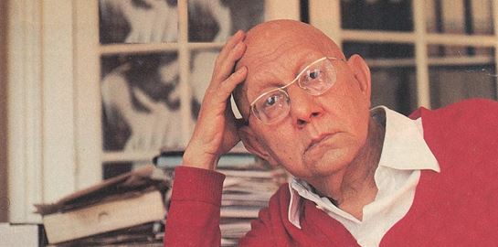 Γιατί τρεντάρει ο Κορνήλιος Καστοριάδης στο TikTok;