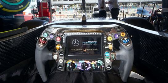 Τι ακριβώς κάνει κάθε κουμπί στο τιμόνι μονοθέσιου της Formula 1
