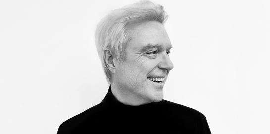 Μόλις ακούσαμε -και είδαμε- το πρώτο single του David Byrne μετά από 7 χρόνια