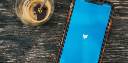 Ήρθε η ώρα να μιλήσουμε για τα χορηγούμενα tweets