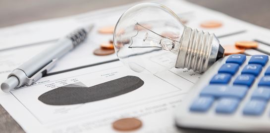 Τι σημαίνoυν οι μπλε, πράσινοι, κίτρινοι και πορτοκαλί λογαριασμοί της ΔΕΗ για την τσέπη μας