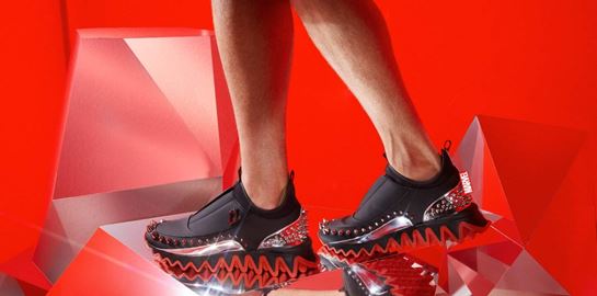 Εκτός από υπερήρωες η Marvel δημιουργεί και υπερπαπούτσια