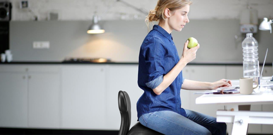 Υπάρχει μία καρέκλα που βελτιώνει τη στάση του σώματός σου