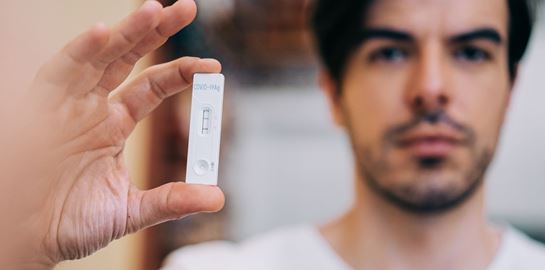 Κι αν υπάρχουν κάποιοι που δε θα κολλήσουν ποτέ κορονοϊό;