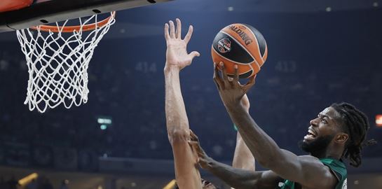 O Παναθηναϊκός έμεινε &#39;ζωντανός&#39; στο κυνήγι του τίτλου