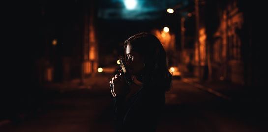 Σε άλλα νέα, μία φαν ιστοριών για εγκλήματα σκότωσε άγνωστη &#39;από περιέργεια&#39;