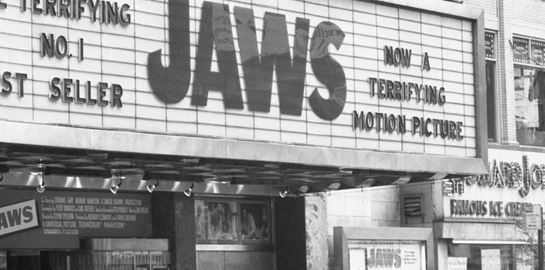 Όταν ο Stephen Spielberg έκανε την επανάστασή του με &#39;Τα Σαγόνια του Καρχαρία&#39;