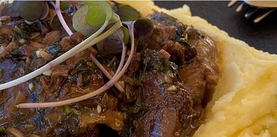 Πού θα φας το νοστιμότερο κερκυραϊκό σοφρίτο στην Αθήνα