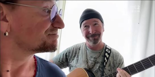 Η διαφορετική εκδοχή του Stairway to Heaven από Bono και The Edge