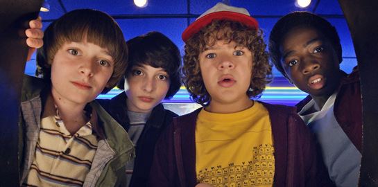 Το επίκαιρο throwback του Stranger Things στη μόδα των 80s