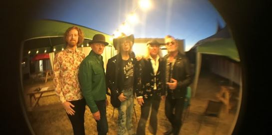 Οι πρώτες στιγμές των Waterboys στην Αθήνα