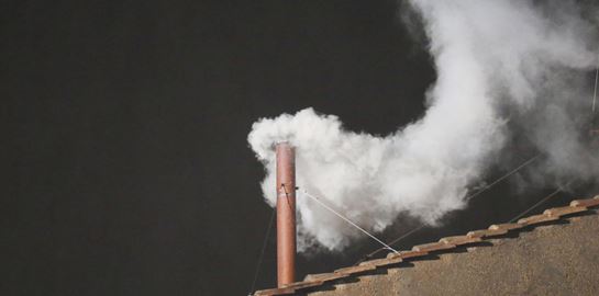 Κονκλάβιο: Πώς φτιάχνεται ο μαύρος και ο άσπρος καπνός