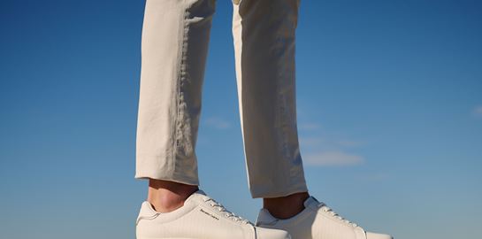 Τα &#39;must&#39; παπούτσια για τον σύγχρονο άνδρα από την Tsakiris Mallas