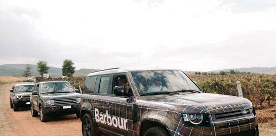 Η Barbour παρουσιάζει τη νέα συλλογή FW 25 μέσα από μια εμπειρία αυθεντικότητας