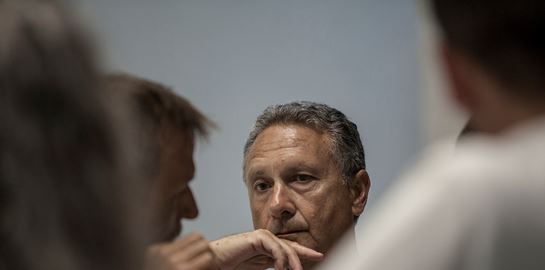 Στρατή Πασχάλη, τι κρύβεται πίσω από τις θεατρικές επιτυχίες και την ποίηση σε μικρόψυχους καιρούς;